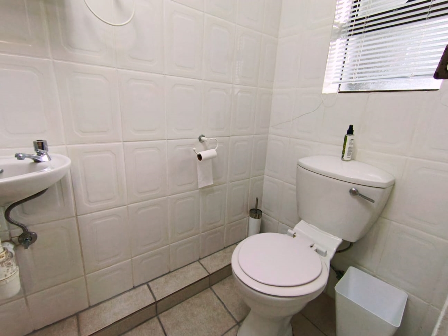 2 Bedroom Property for Sale in Hartenbos Central Western Cape